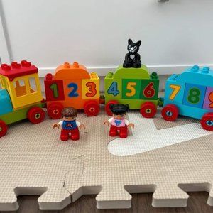 4 Duplo sets - number train, construction, police station